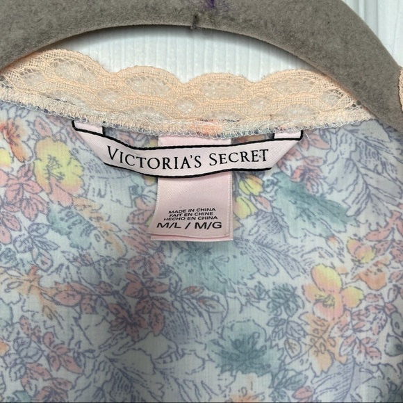 VICTORIA’S Secret Floral Blue & Pink Long open Robe Kimono M/L - Picture 4 of 7